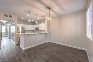 Photo #6: 2559000 Listing