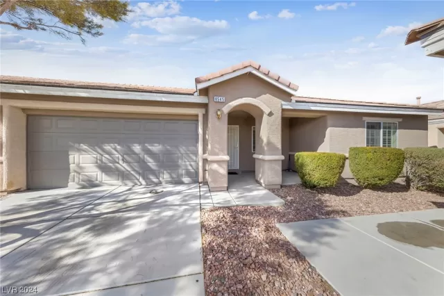 MLS: 2559023 Condo For Sale