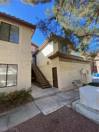 Photo #1: 2559029 Listing 