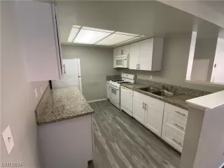 Photo #4: 2559029 Listing 