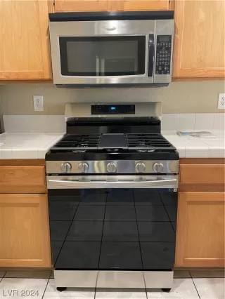 Photo #2: 2559032 Listing 