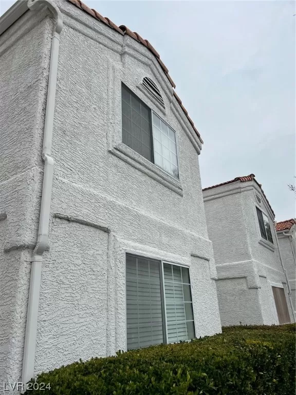 MLS: 2559042 Condo For Sale