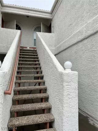 Photo #2: 2559042 Listing