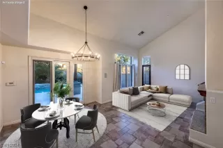 Photo #2: 2559071 Listing