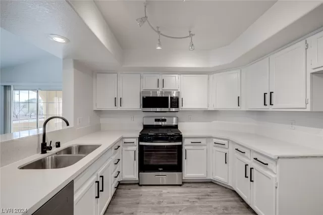 MLS: 2559079 Condo For Sale