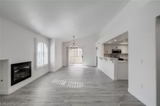 Photo #5: 2559079 Listing