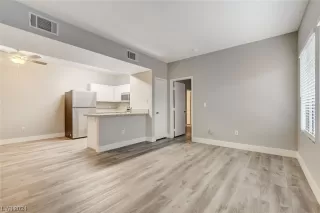 Photo #5: 2559118 Listing 