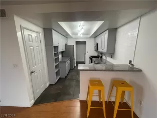 Photo #3: 2559158 Listing 