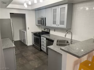 Photo #4: 2559158 Listing 