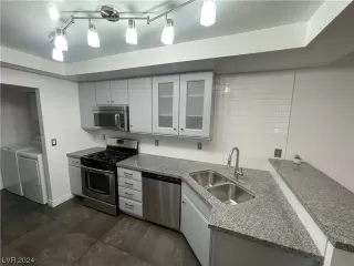 Photo #5: 2559158 Listing 