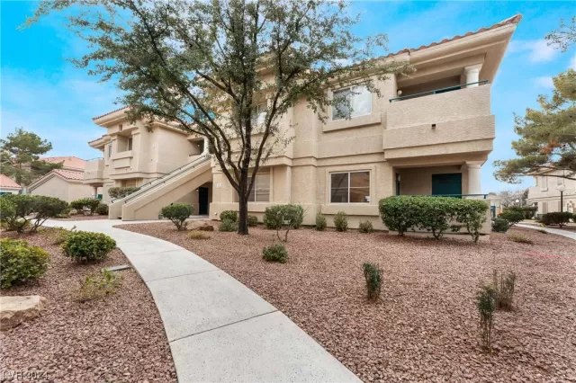 MLS: 2559242 Condo For Sale