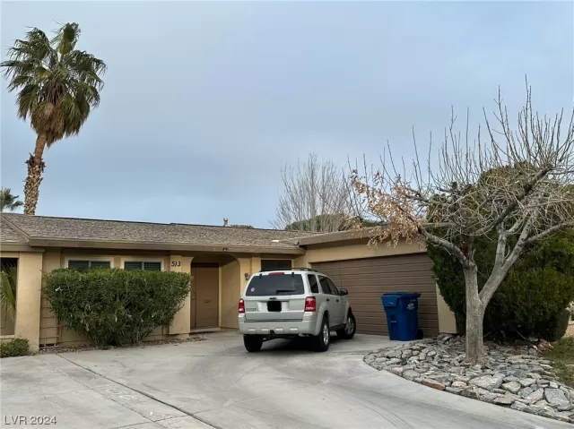 MLS: 2559256 Condo For Sale