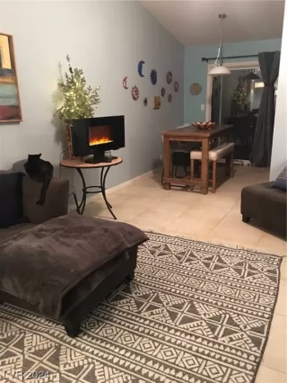 Photo #4: 2559256 Listing