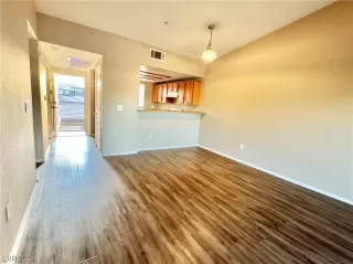 Photo #2: 2559257 Listing 