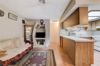 Photo #4: 2559274 Listing