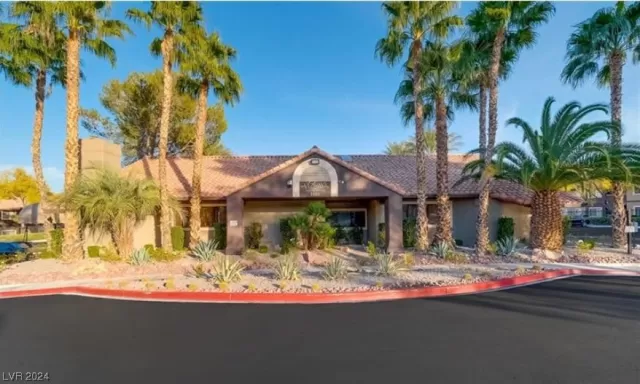 MLS: 2559292 Condo For Sale