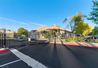 Photo #2: 2559292 Listing 