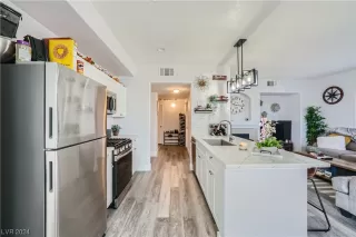 Photo #3: 2559329 Listing 