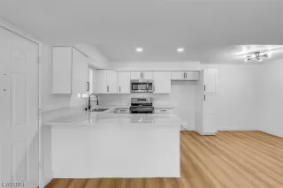 Photo #3: 2559337 Listing