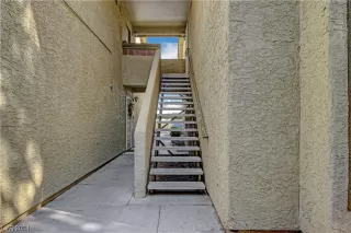 Photo #3: 2559392 Listing 