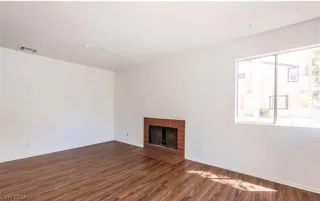 Photo #3: 2559398 Listing