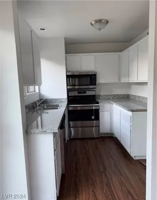 Photo #5: 2559398 Listing