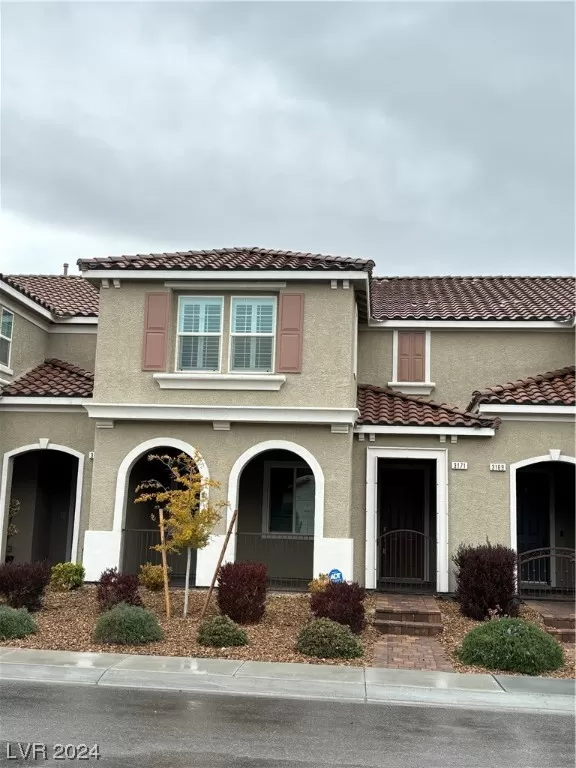 MLS: 2559421 Condo For Sale