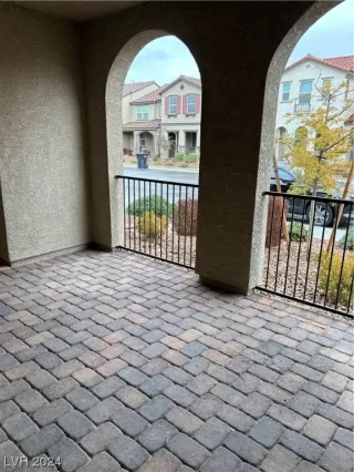 Photo #1: 2559421 Listing