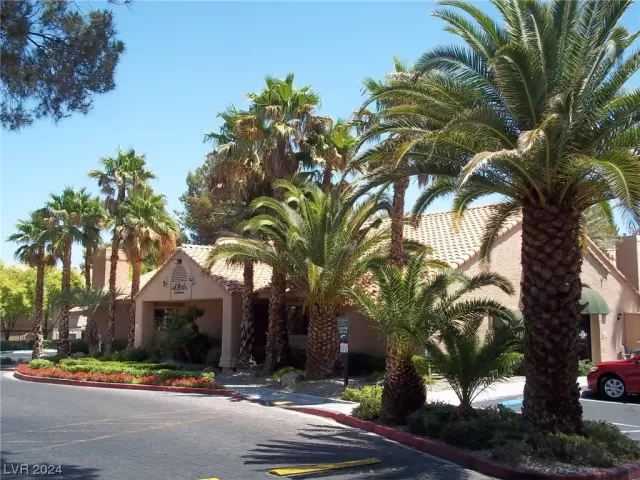 MLS: 2559473 Condo For Sale