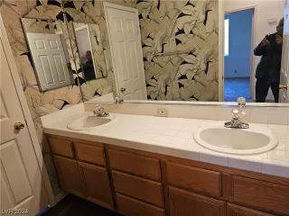 Photo #6: 2559489 Listing 