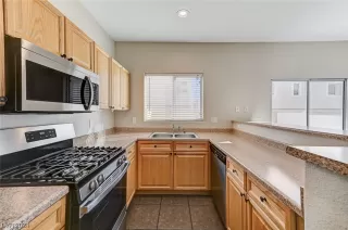 Photo #4: 2559494 Listing