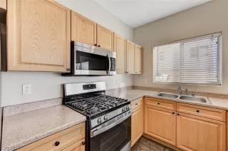 Photo #5: 2559494 Listing