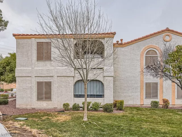 MLS: 2559511 Condo For Sale