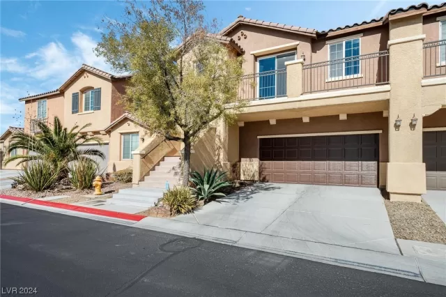 MLS: 2559517 Condo For Sale