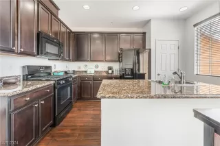 Photo #2: 2559517 Listing