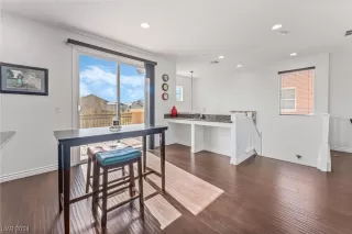 Photo #5: 2559517 Listing