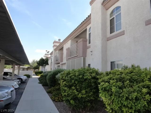 MLS: 2559523 Condo For Sale