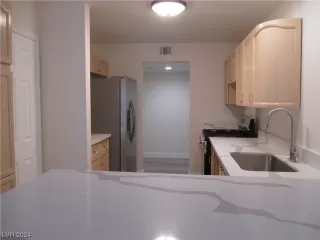 Photo #5: 2559533 Listing 