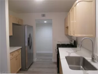 Photo #6: 2559533 Listing 