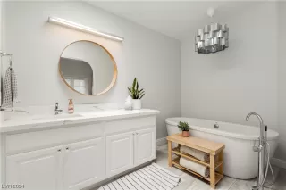 Photo #5: 2559534 Listing