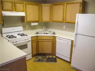 Photo #3: 2559540 Listing 