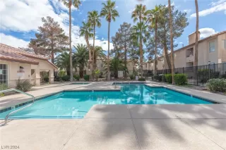 Photo #1: 2559563 Listing