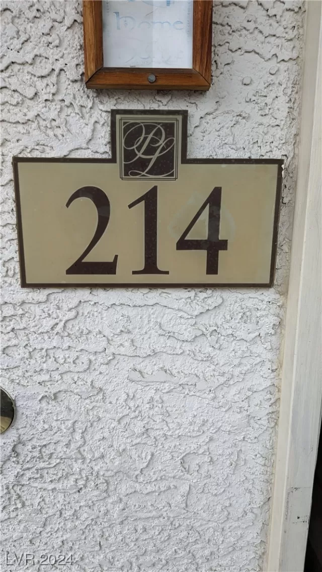 MLS: 2559568 Condo For Sale