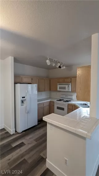 Photo #5: 2559568 Listing 