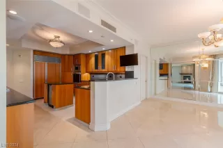 Photo #2: 2559576 Listing 