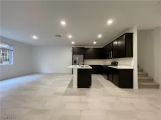 Photo #5: 2559605 Listing 