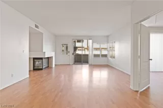 Photo #4: 2559606 Listing 