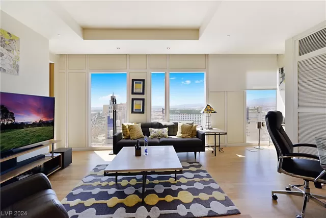 MLS: 2559611 Condo For Sale