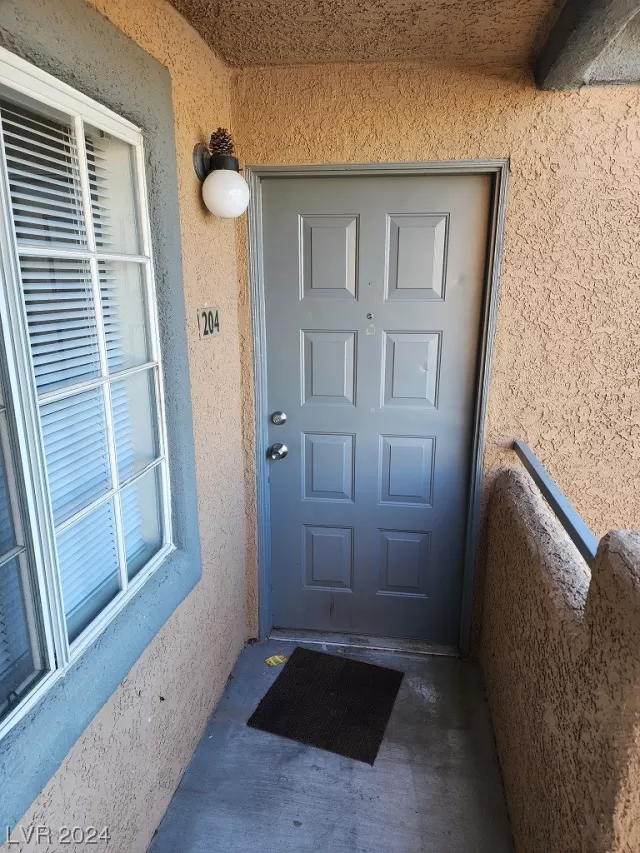 MLS: 2559612 Condo For Sale