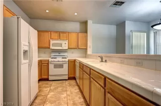 Photo #4: 2559617 Listing 